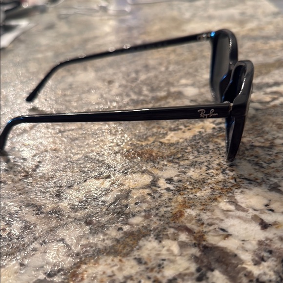 Ray-Ban Classic Black Sunglasses, lenses not good. Frames still in good shape. - Picture 2 of 4